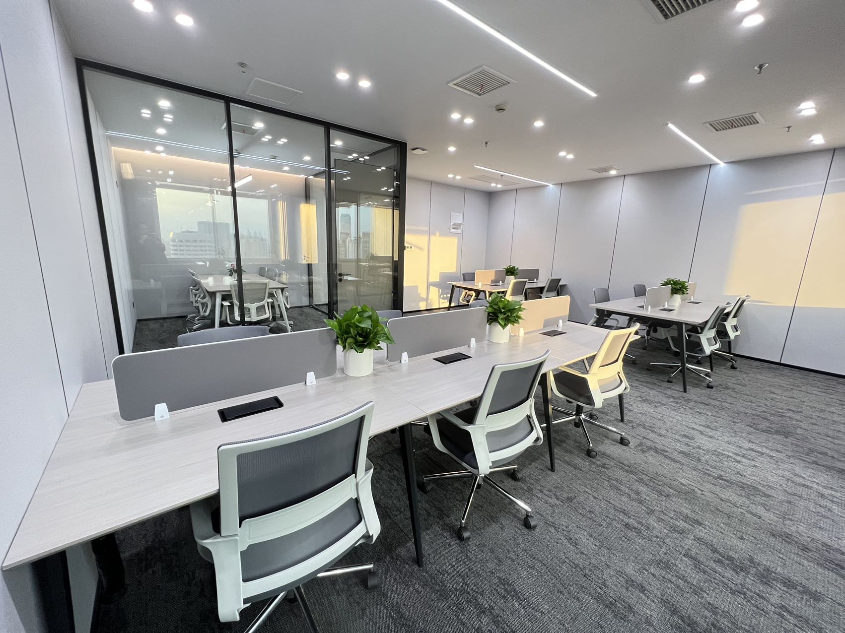 上海中山公园商圈 长宁区中山公园地铁站 龙之梦大厦 地铁上盖 直通商场